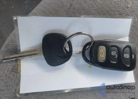 2006 Kia Optima Ex (New)/Lx (New) z USA, uszkodzony, nr VIN KNAGE123465060370